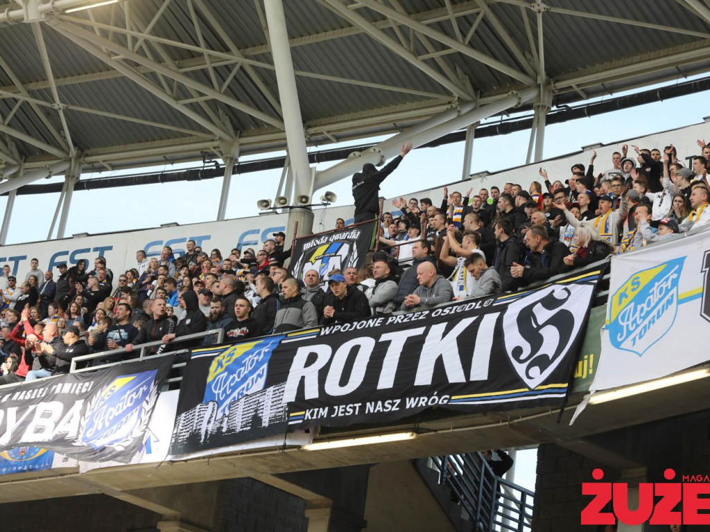 Byki wróciły z Torunia z tarczą [ZDJĘCIA]