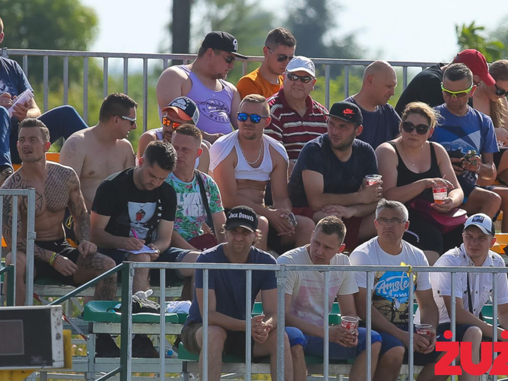 Byłeś na zawodach żużlowych w Rawiczu? Może jesteś na zdjęciu [GALERIA]