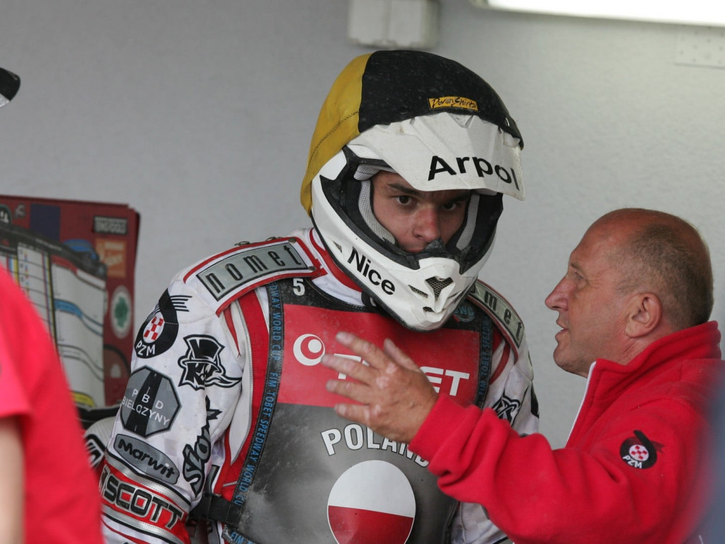 Tomasz Gollob pożycza motocykl i....