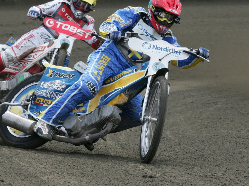 Tomasz Gollob pożycza motocykl i....