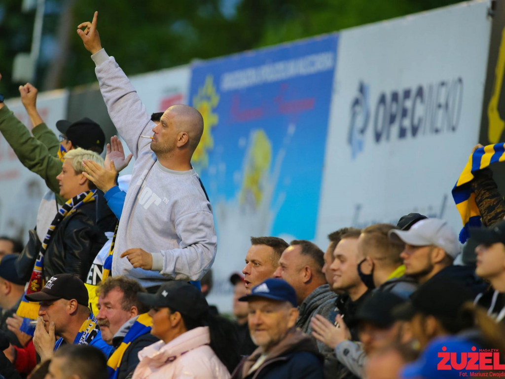 Kibice na trybunach, dedykowane zwycięstwo, bratobójcze pojedynki [GALERIA]