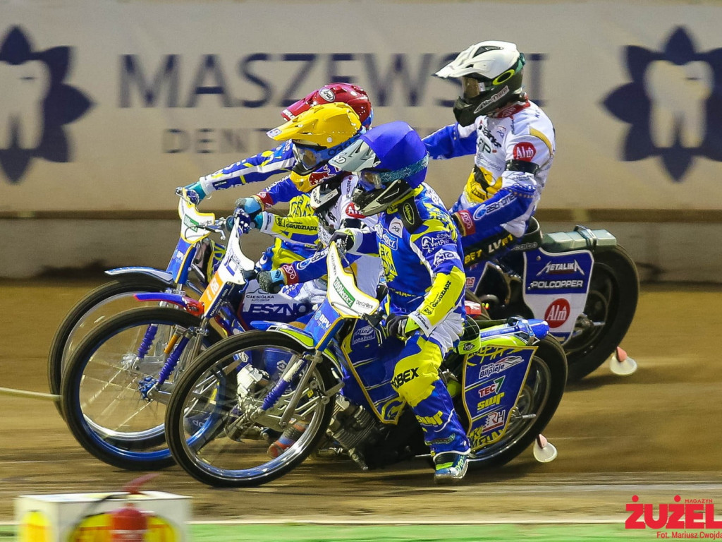 Kibice na trybunach, dedykowane zwycięstwo, bratobójcze pojedynki [GALERIA]