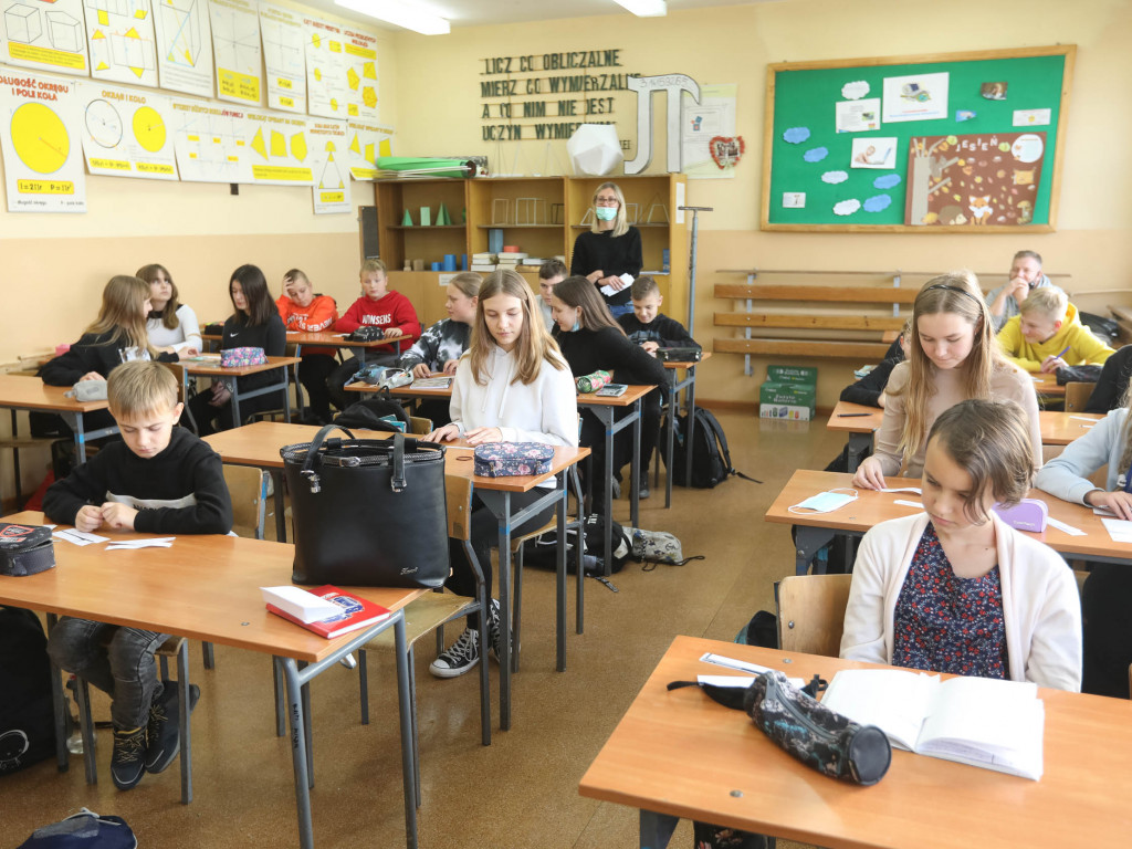 Jak Jaimon Lidsey został nauczycielem angielskiego. Zobaczcie, jak to robi [GALERIA]