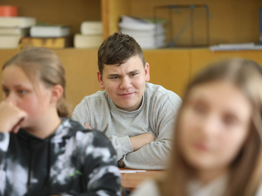 Jak Jaimon Lidsey został nauczycielem angielskiego. Zobaczcie, jak to robi [GALERIA]