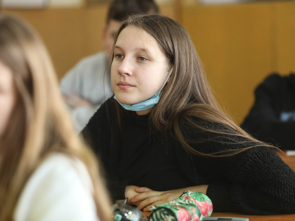 Jak Jaimon Lidsey został nauczycielem angielskiego. Zobaczcie, jak to robi [GALERIA]