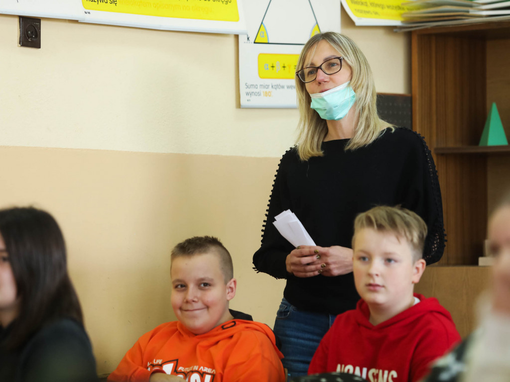 Jak Jaimon Lidsey został nauczycielem angielskiego. Zobaczcie, jak to robi [GALERIA]