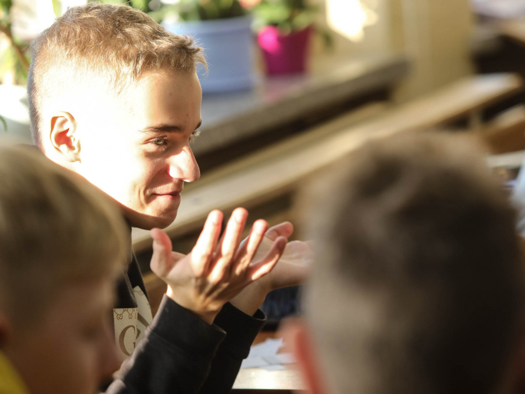 Jak Jaimon Lidsey został nauczycielem angielskiego. Zobaczcie, jak to robi [GALERIA]
