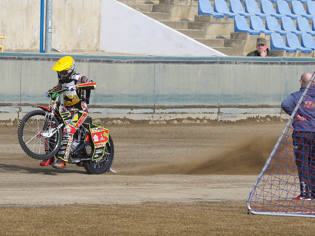 Nad stadionami unosi się już ryk silników [GALERIA]
