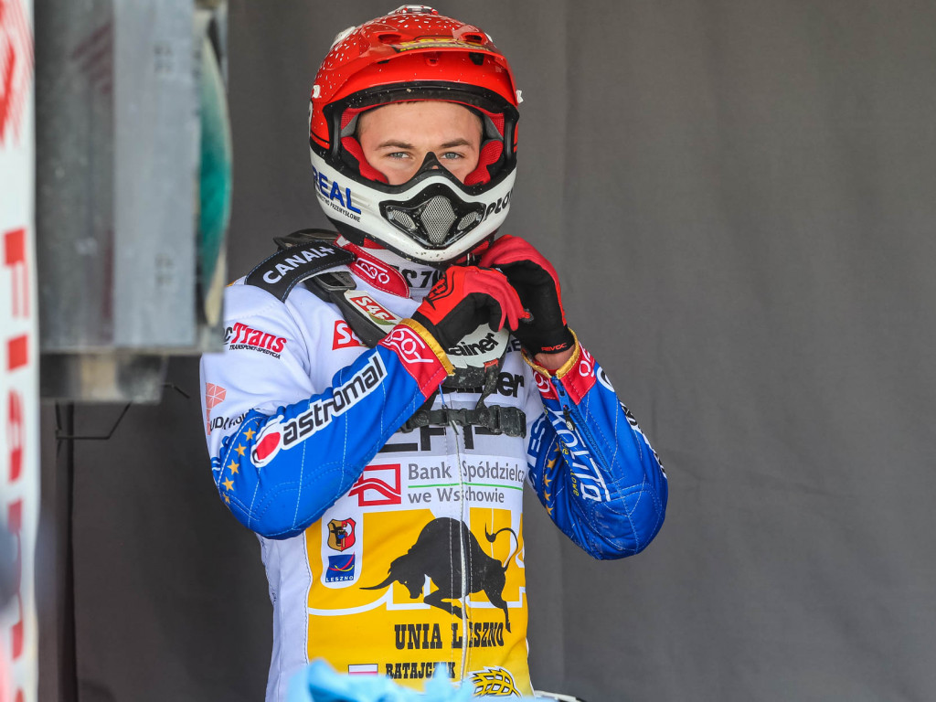 Nad stadionami unosi się już ryk silników [GALERIA]