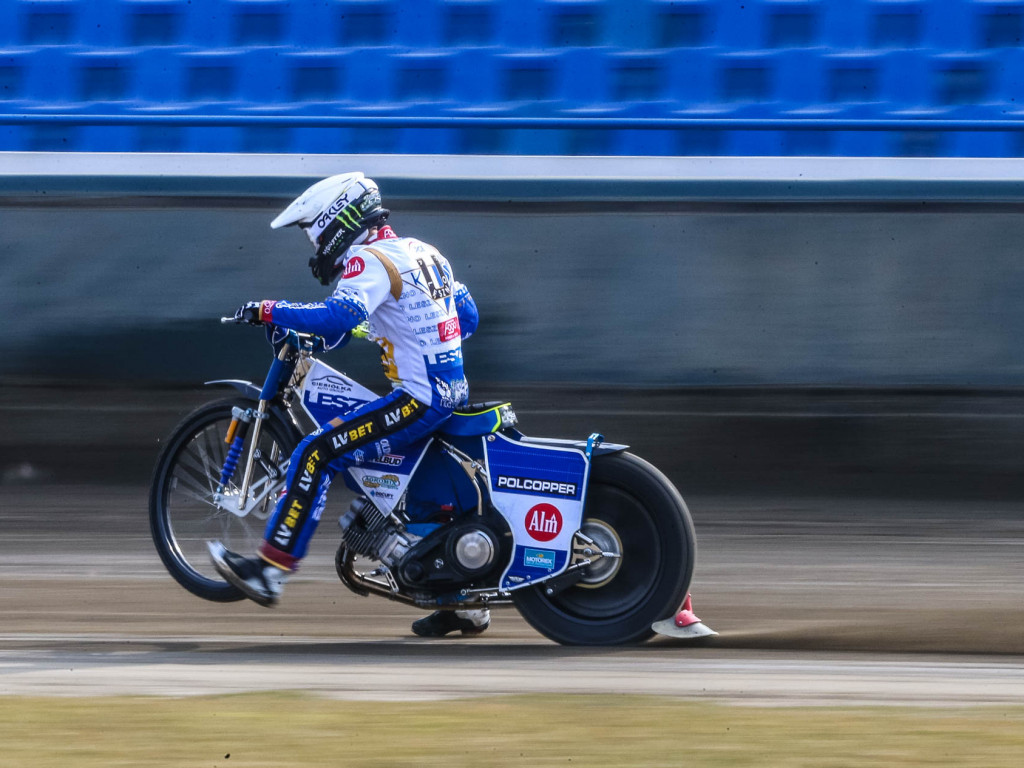 Nad stadionami unosi się już ryk silników [GALERIA]