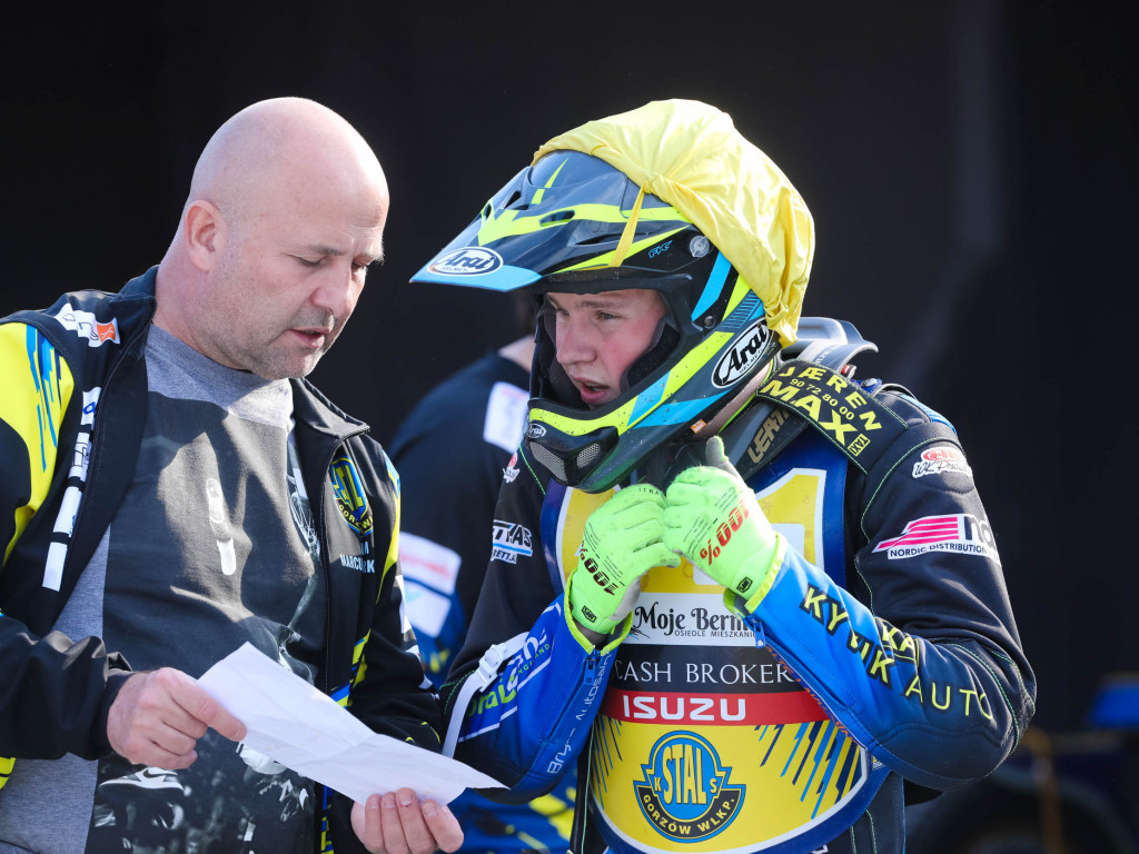 Na zapleczu: nokaut Byków, kompromitująca przegrana Włókniarza z Motorem [GALERIA]