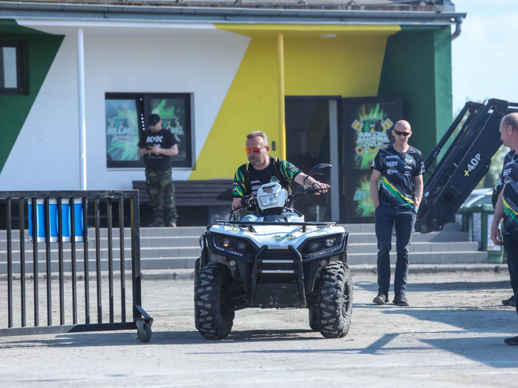 Porywające widowisko w 2. lidze przy szczelnie wypełnionych trybunach [GALERIA]