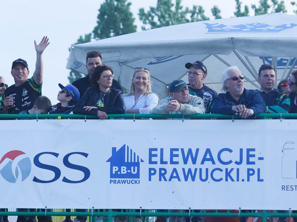 Porywające widowisko w 2. lidze przy szczelnie wypełnionych trybunach [GALERIA]
