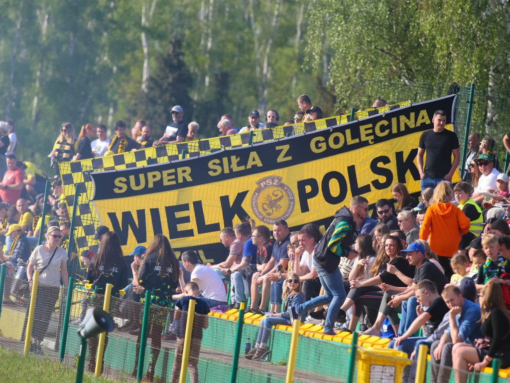 Porywające widowisko w 2. lidze przy szczelnie wypełnionych trybunach [GALERIA]