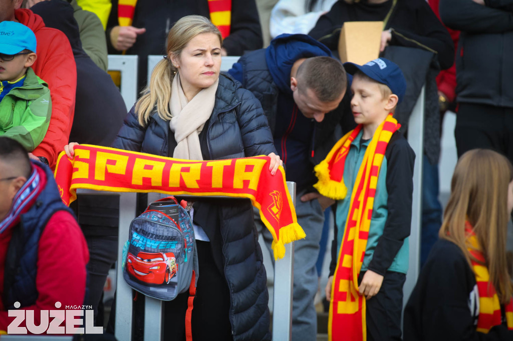 Jak Spartanie walczyli z Bykami i kto się temu przyglądał