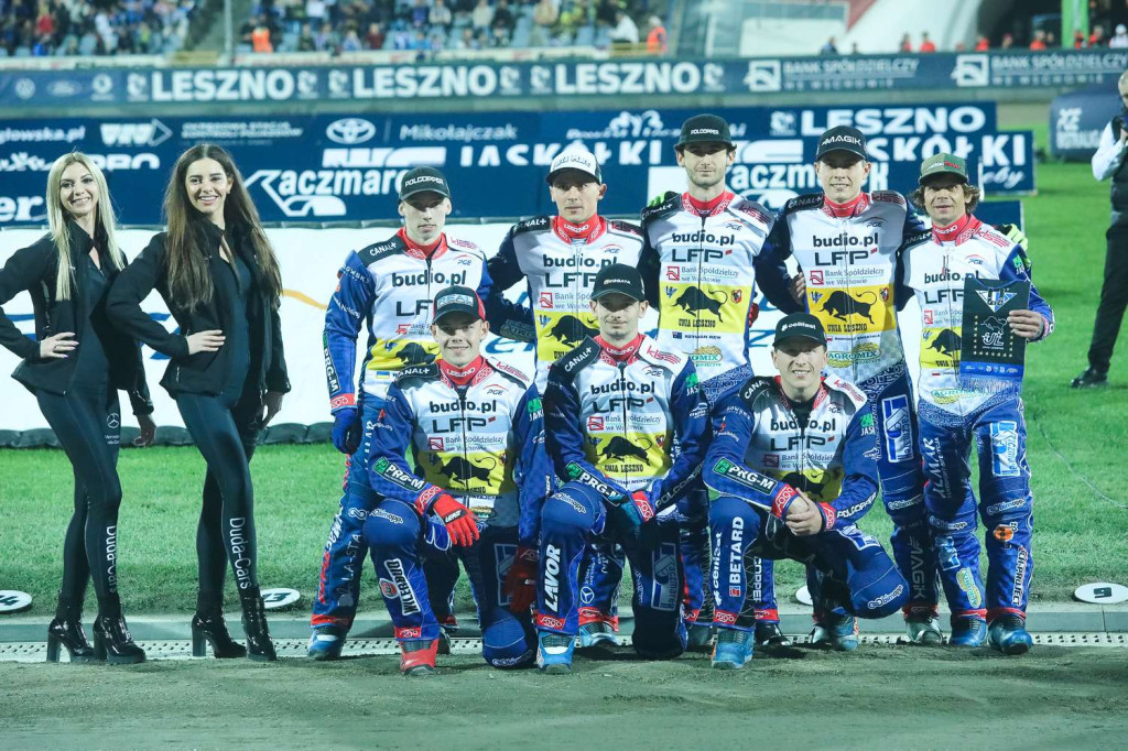 Hej, kibice z Leszna i kibice Włókniarza. Zobaczcie co działo się w piątek, czego nie pokazały kamery