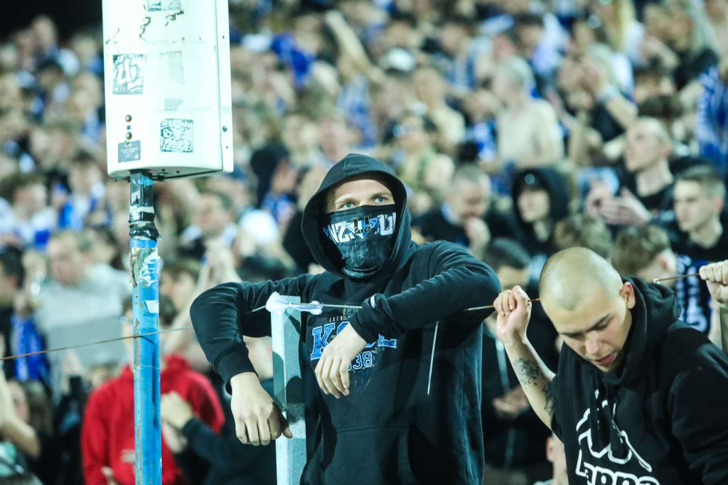 Hej, kibice z Leszna i kibice Włókniarza. Zobaczcie co działo się w piątek, czego nie pokazały kamery