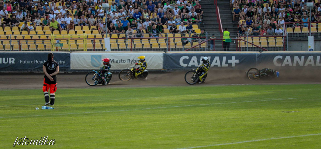 ROW  Rybnik z trudem wygrywa półfinał z PSŻ Poznań