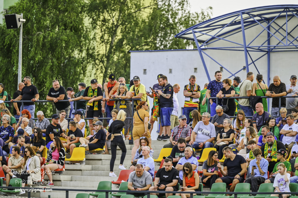 Zacięte starcie w Pile! Polonia lepsza od Startu Gniezno po emocjonującym meczu