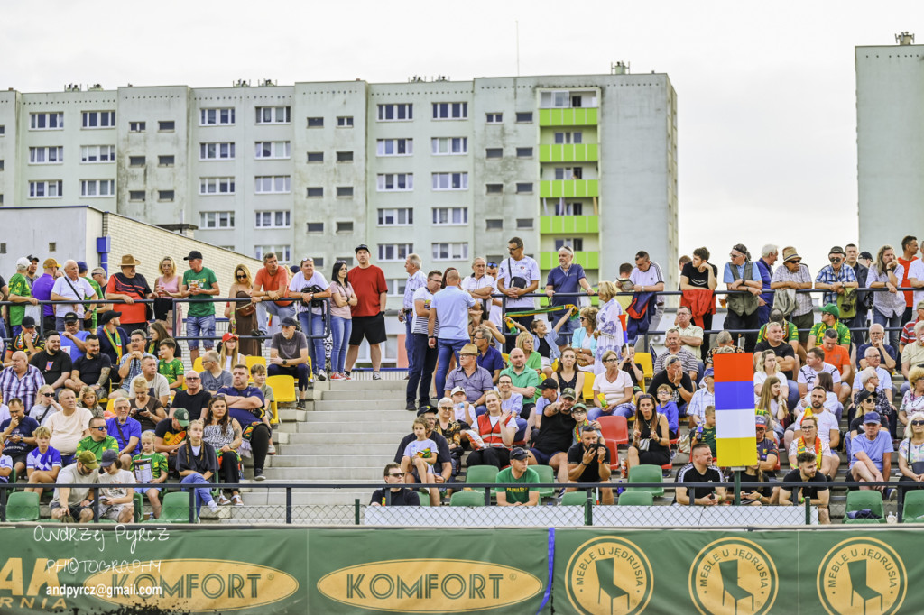 Zacięte starcie w Pile! Polonia lepsza od Startu Gniezno po emocjonującym meczu