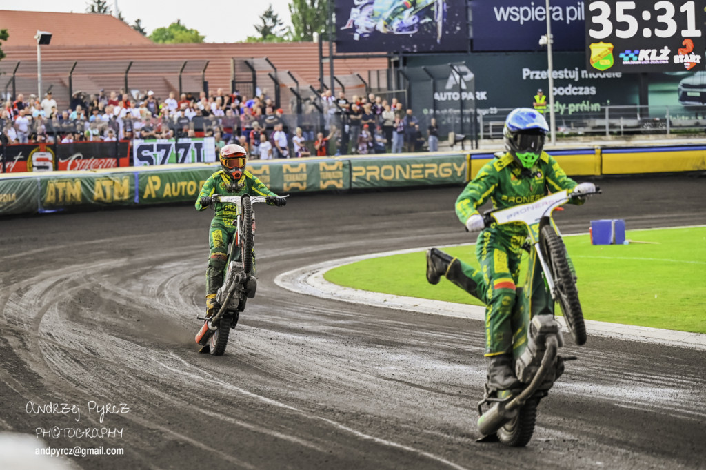 Zacięte starcie w Pile! Polonia lepsza od Startu Gniezno po emocjonującym meczu