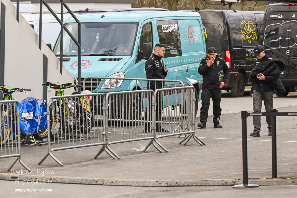 Polonia Piła – ROW Rybnik. Emocje i deszcz w obiektywie