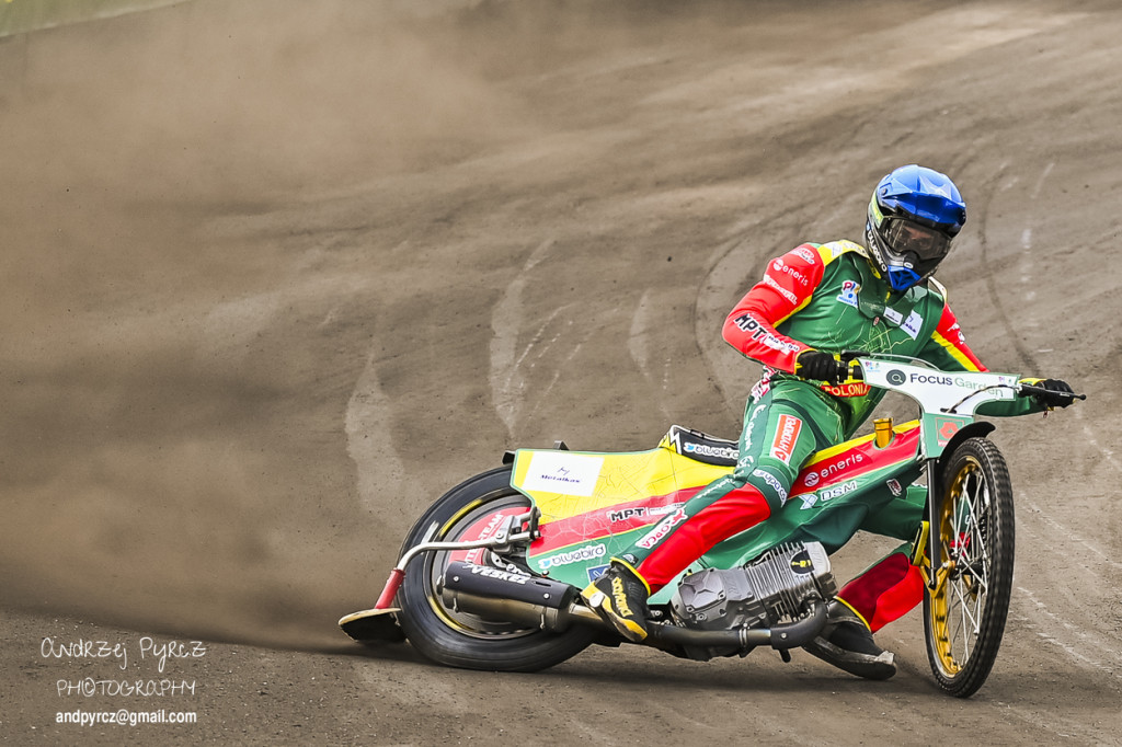 Polonia Piła – ROW Rybnik. Emocje i deszcz w obiektywie