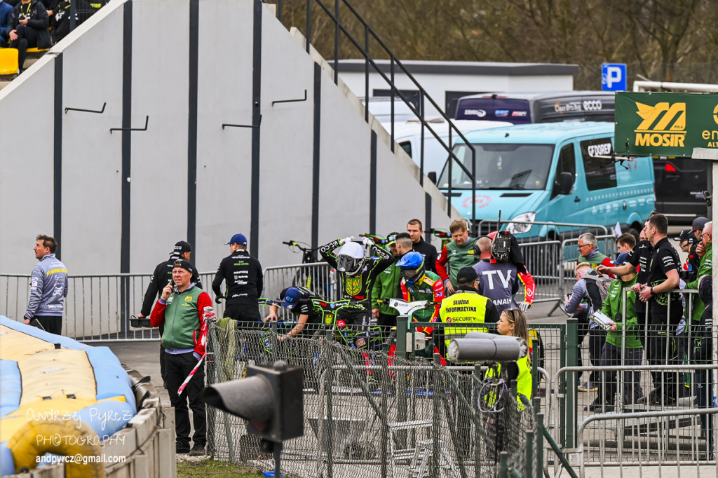 Polonia Piła – ROW Rybnik. Emocje i deszcz w obiektywie