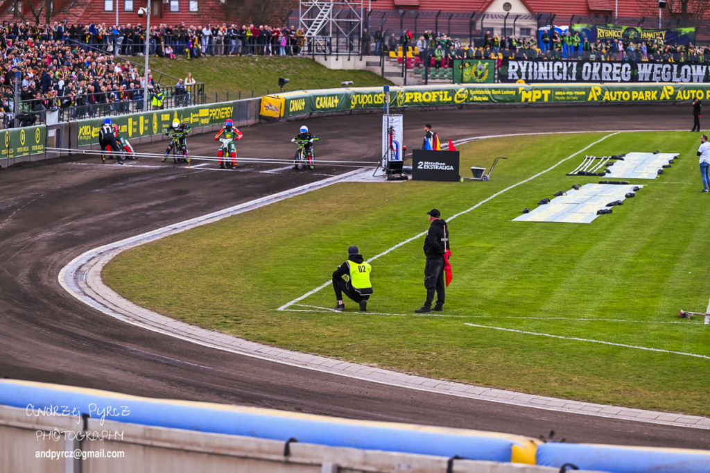 Polonia Piła – ROW Rybnik. Emocje i deszcz w obiektywie