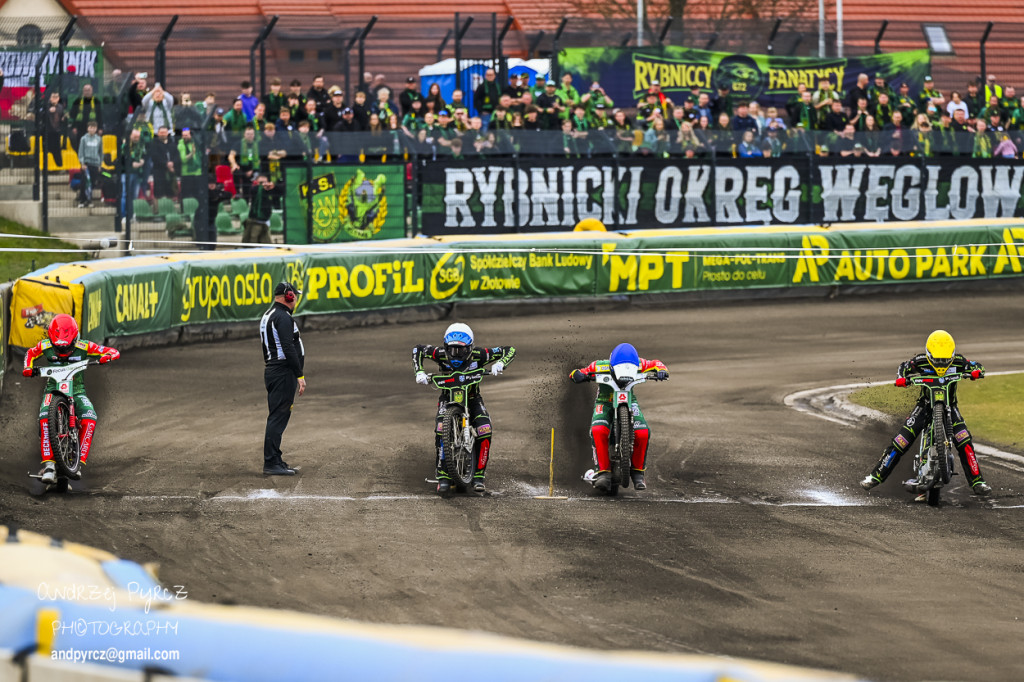 Polonia Piła – ROW Rybnik. Emocje i deszcz w obiektywie