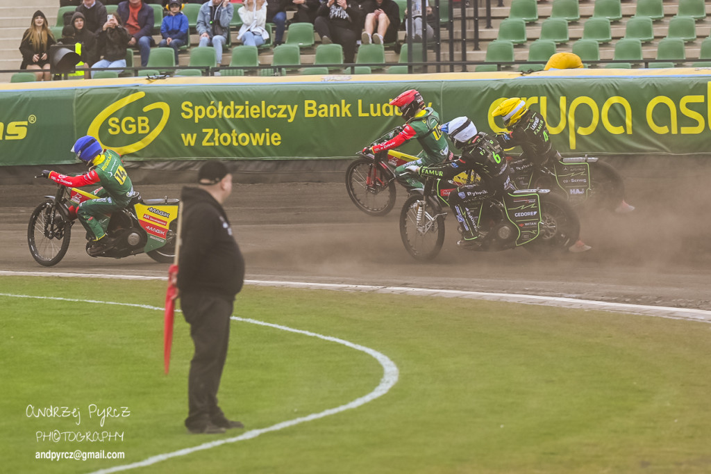 Polonia Piła – ROW Rybnik. Emocje i deszcz w obiektywie