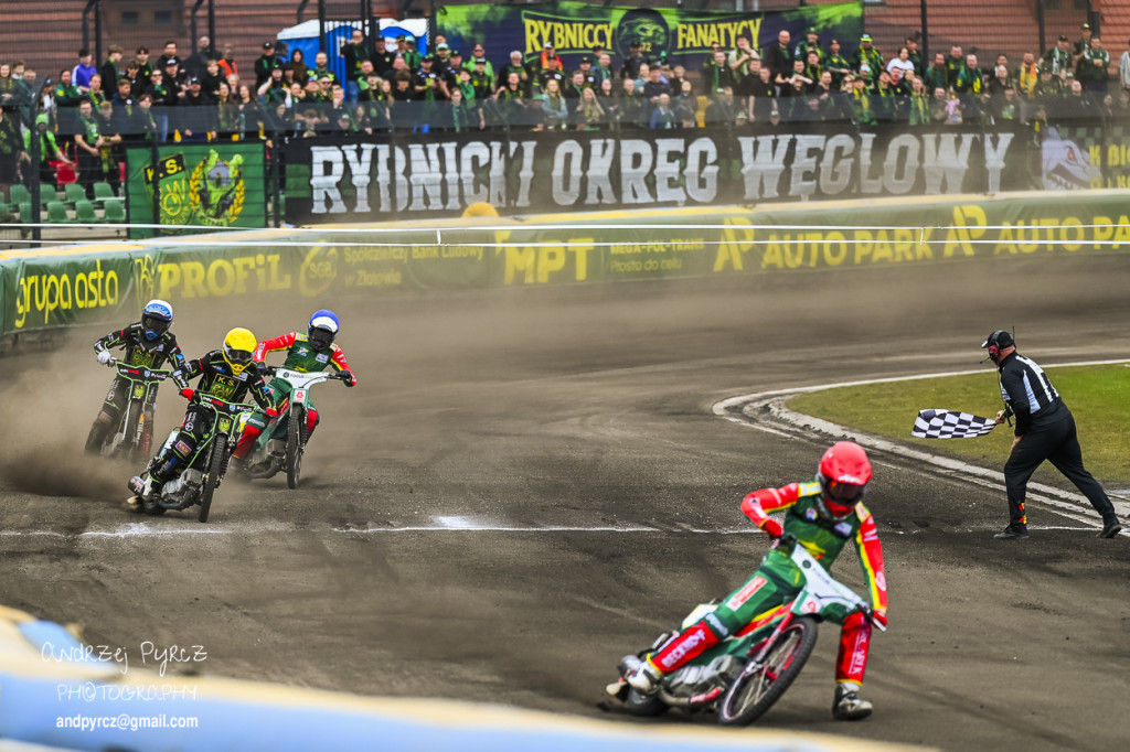 Polonia Piła – ROW Rybnik. Emocje i deszcz w obiektywie