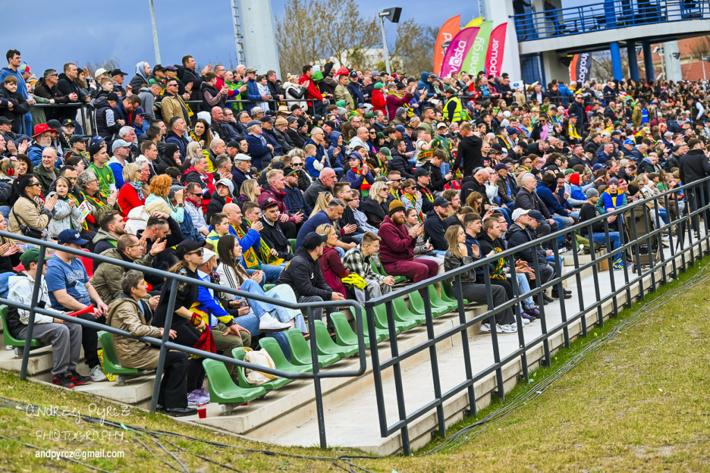 Polonia Piła – ROW Rybnik. Emocje i deszcz w obiektywie