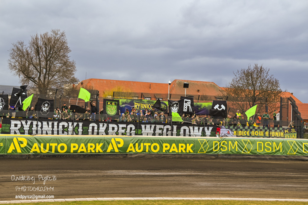 Polonia Piła – ROW Rybnik. Emocje i deszcz w obiektywie