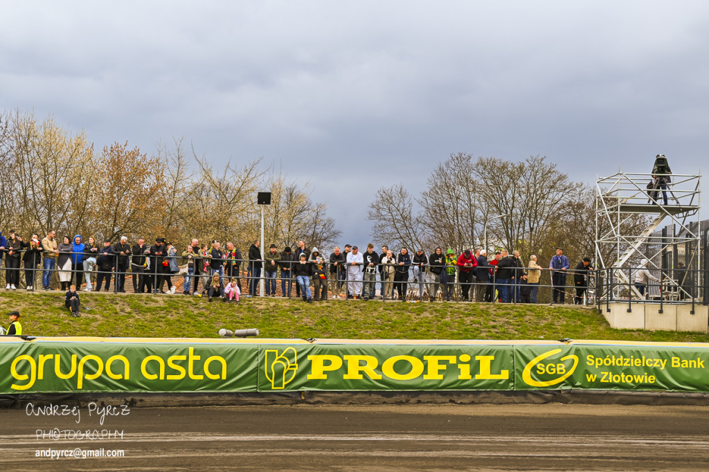Polonia Piła – ROW Rybnik. Emocje i deszcz w obiektywie