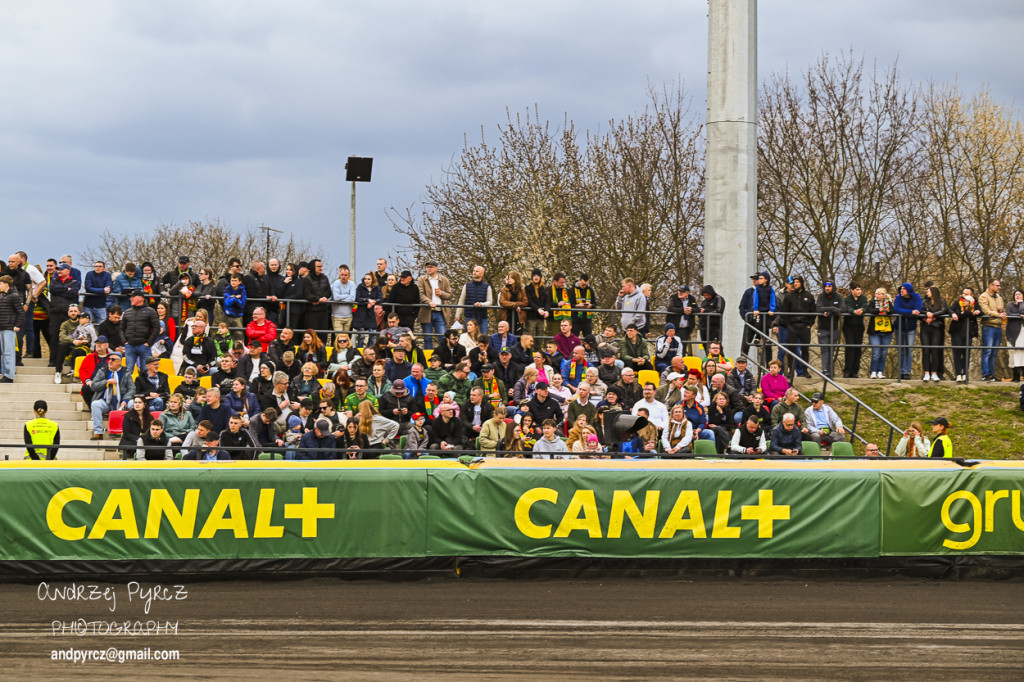 Polonia Piła – ROW Rybnik. Emocje i deszcz w obiektywie