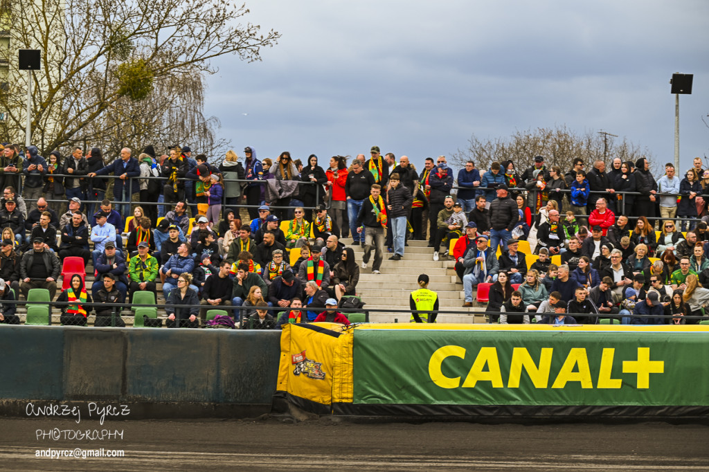 Polonia Piła – ROW Rybnik. Emocje i deszcz w obiektywie