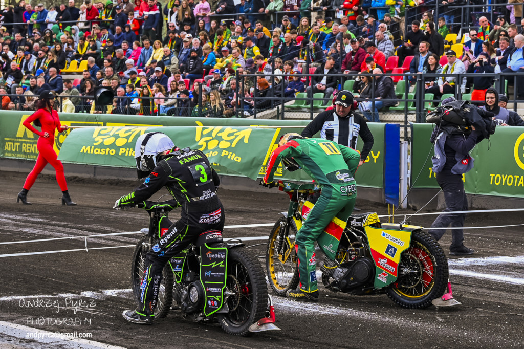 Polonia Piła – ROW Rybnik. Emocje i deszcz w obiektywie