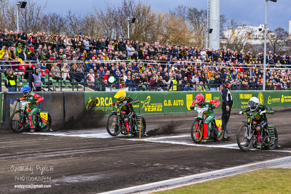 Polonia Piła – ROW Rybnik. Emocje i deszcz w obiektywie