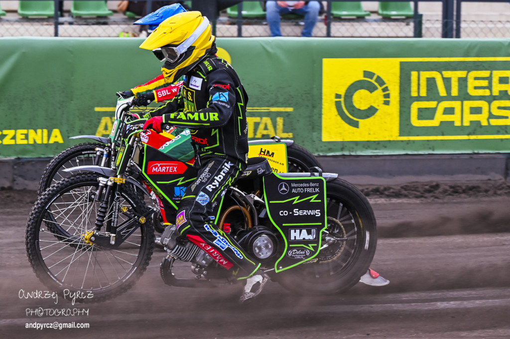 Polonia Piła – ROW Rybnik. Emocje i deszcz w obiektywie