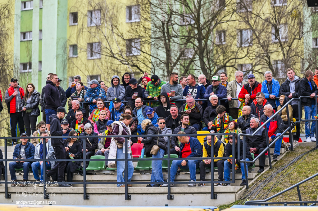 Polonia Piła – ROW Rybnik. Emocje i deszcz w obiektywie