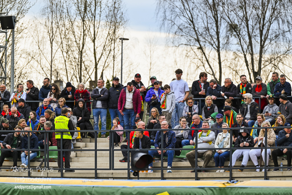 Polonia Piła – ROW Rybnik. Emocje i deszcz w obiektywie