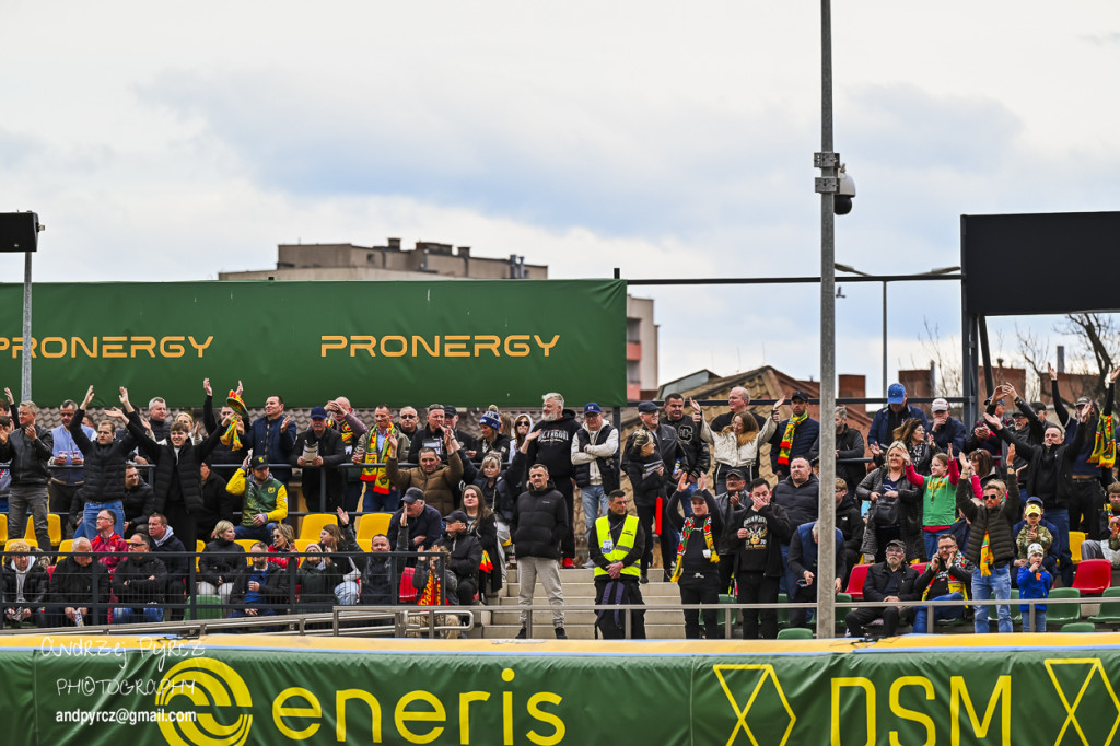 Polonia Piła – ROW Rybnik. Emocje i deszcz w obiektywie