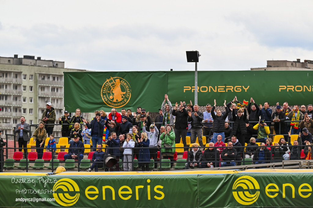 Polonia Piła – ROW Rybnik. Emocje i deszcz w obiektywie