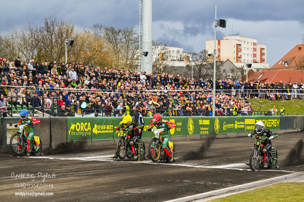 Polonia Piła – ROW Rybnik. Emocje i deszcz w obiektywie