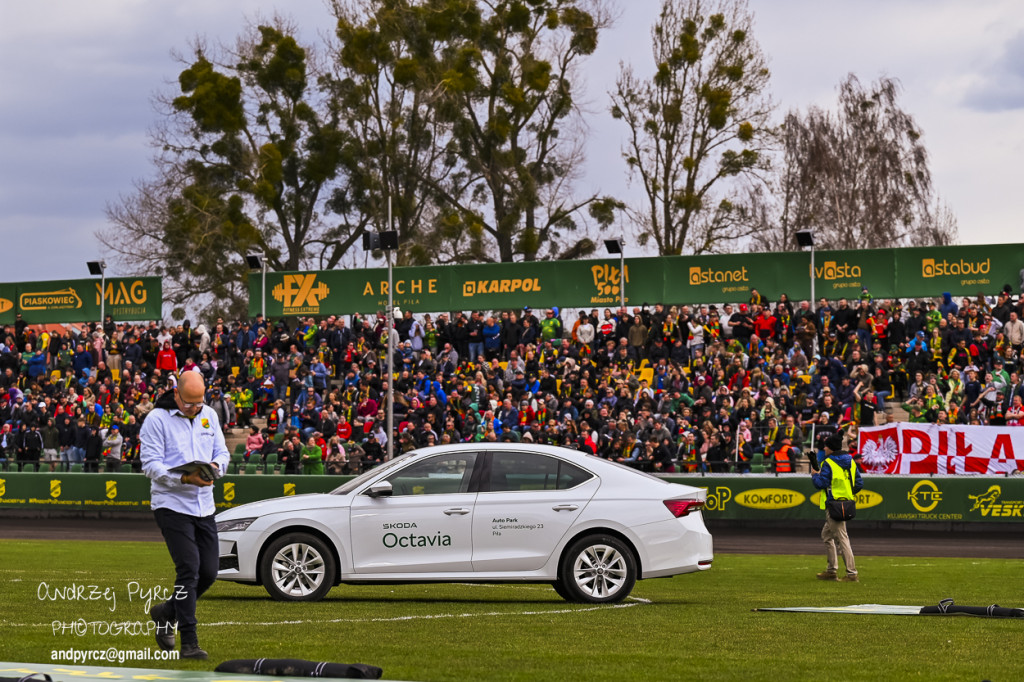 Polonia Piła – ROW Rybnik. Emocje i deszcz w obiektywie