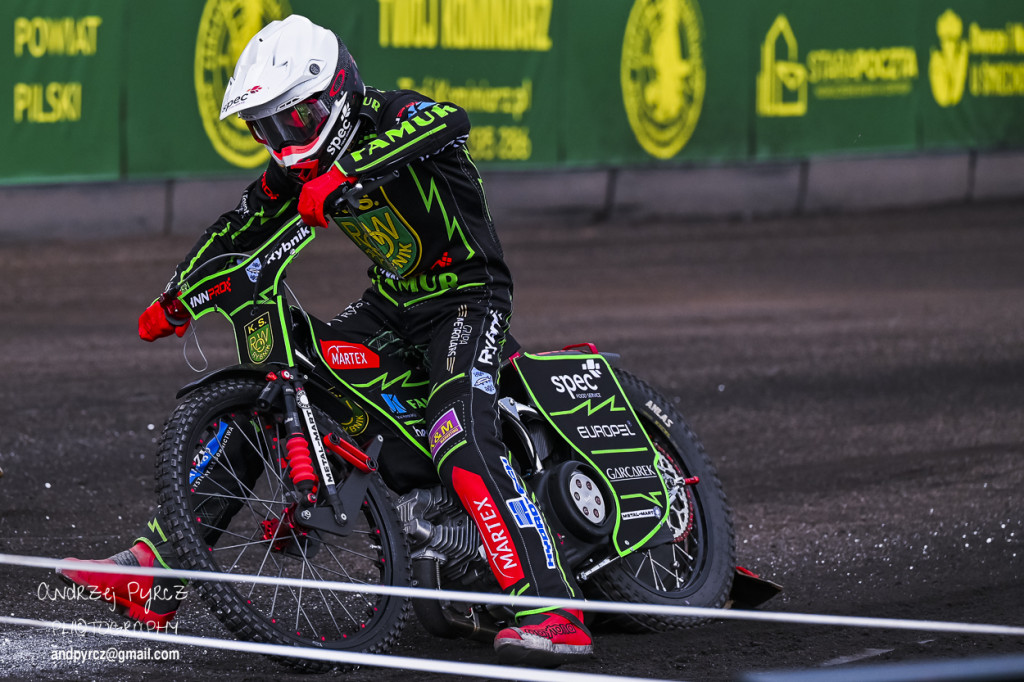 Polonia Piła – ROW Rybnik. Emocje i deszcz w obiektywie