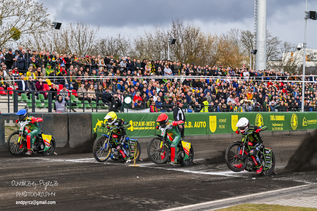 Polonia Piła – ROW Rybnik. Emocje i deszcz w obiektywie