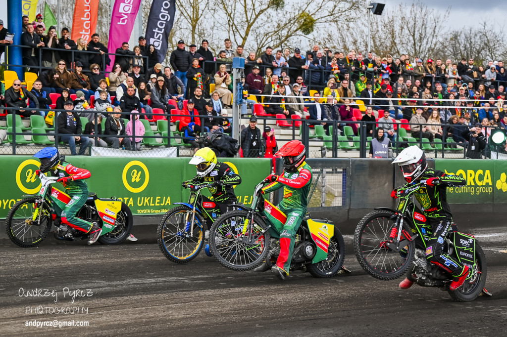 Polonia Piła – ROW Rybnik. Emocje i deszcz w obiektywie