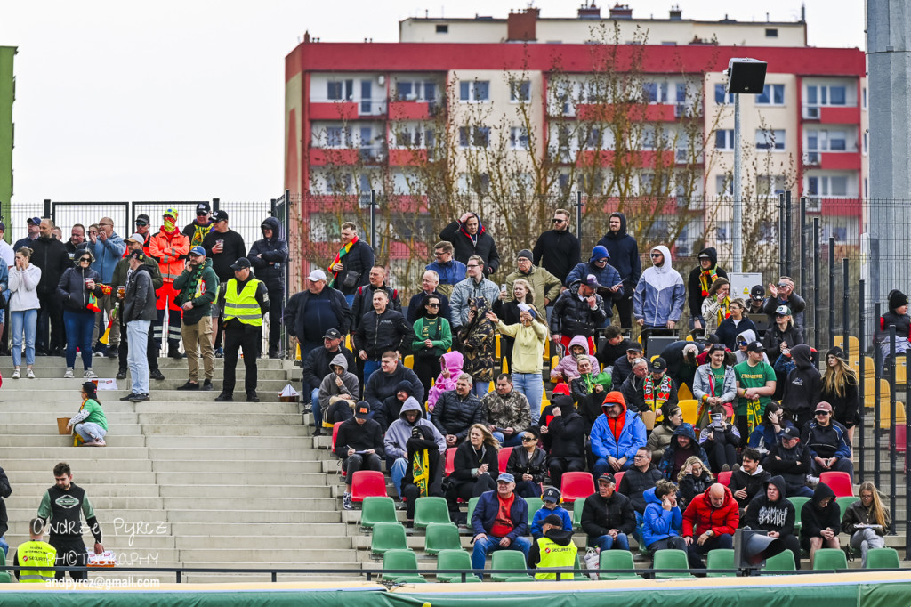 Polonia Piła – ROW Rybnik. Emocje i deszcz w obiektywie
